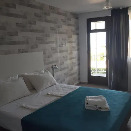 Simada Blue בית הארחה 3*